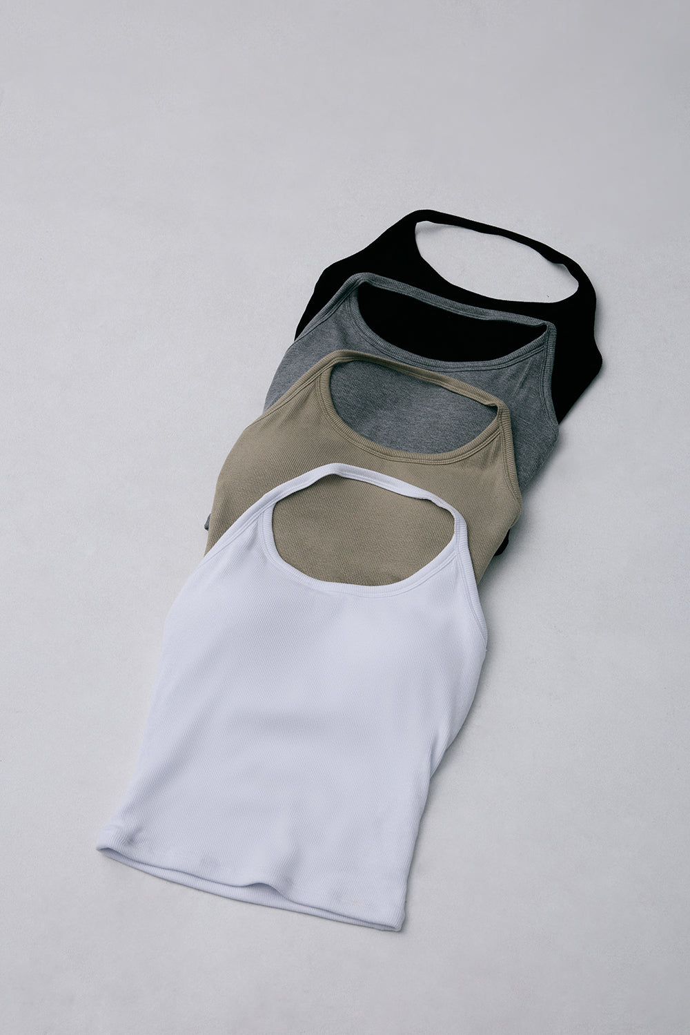 Elegant Rib Halter U-Neck Bratop