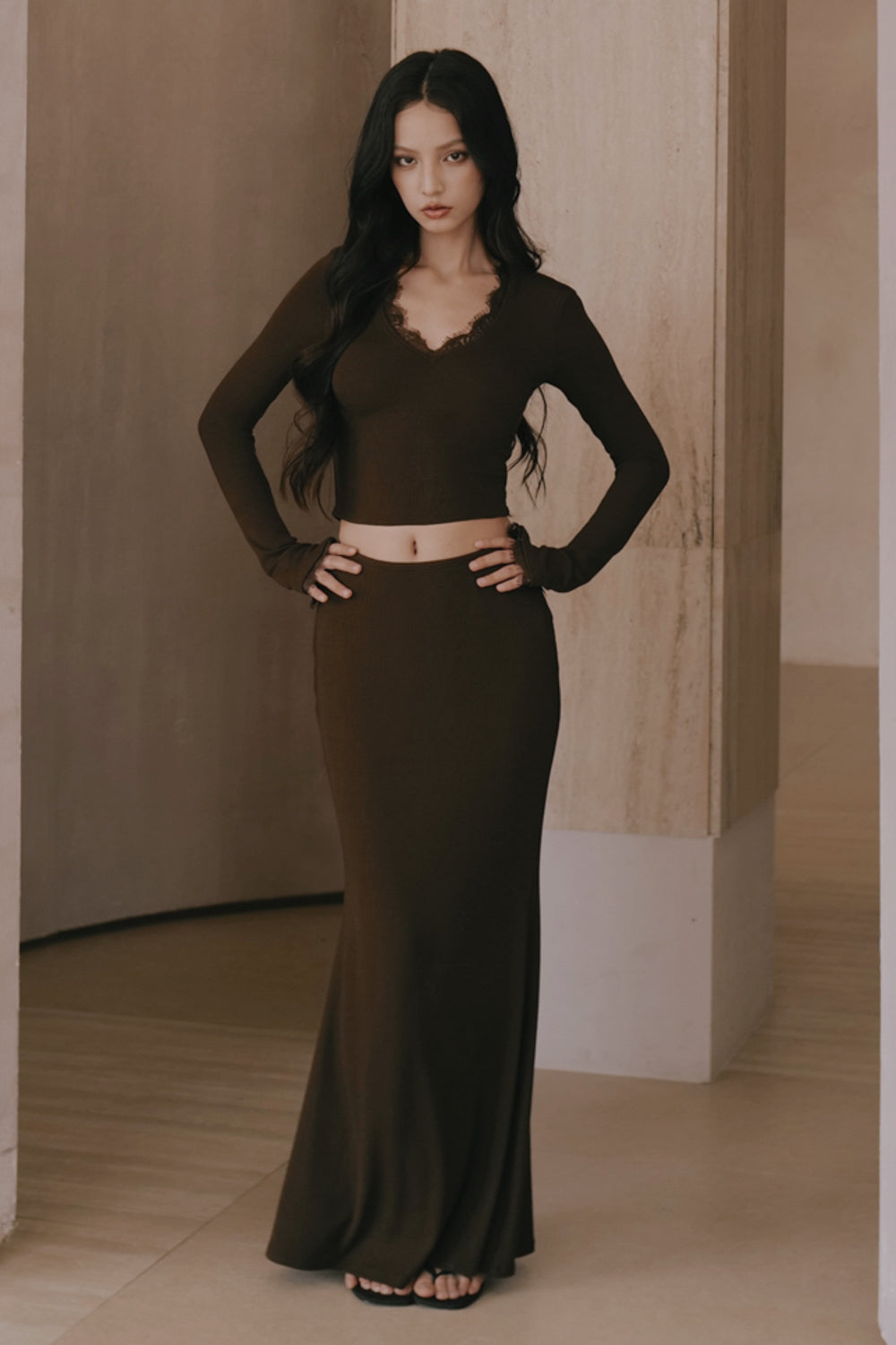 Elegant Ribbed Back Slit Fishtail Maxi Skirt