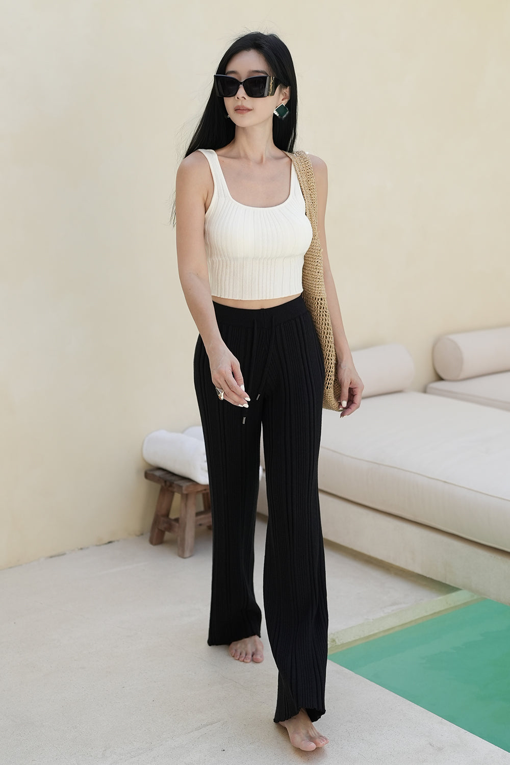 WIDE RIBBED KNIT PANTS