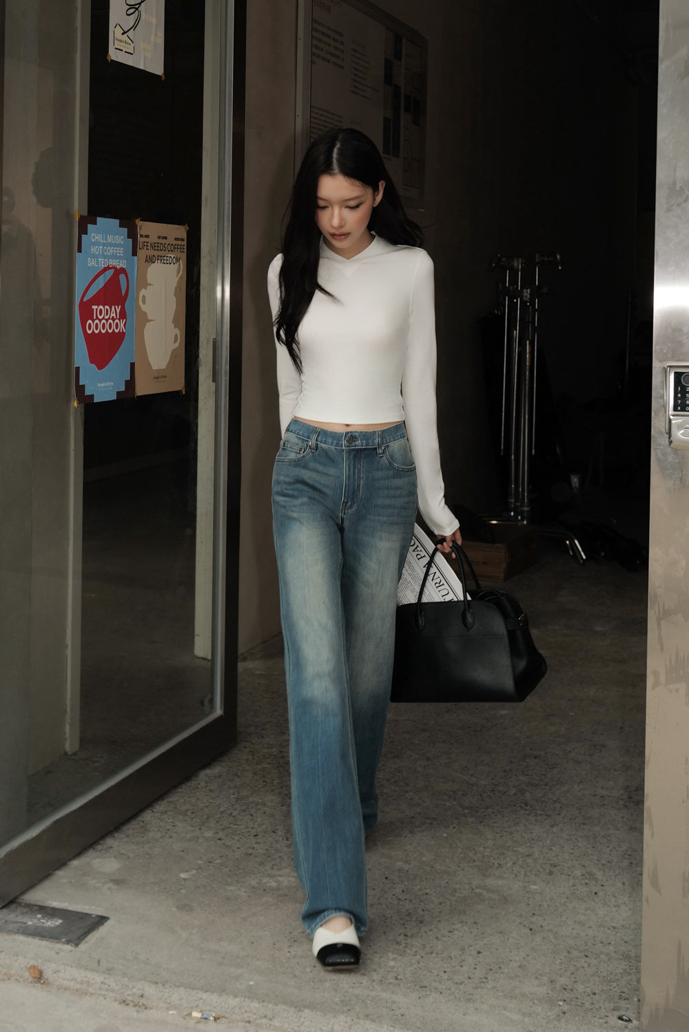 Hip-Boosting Slimming Jeans