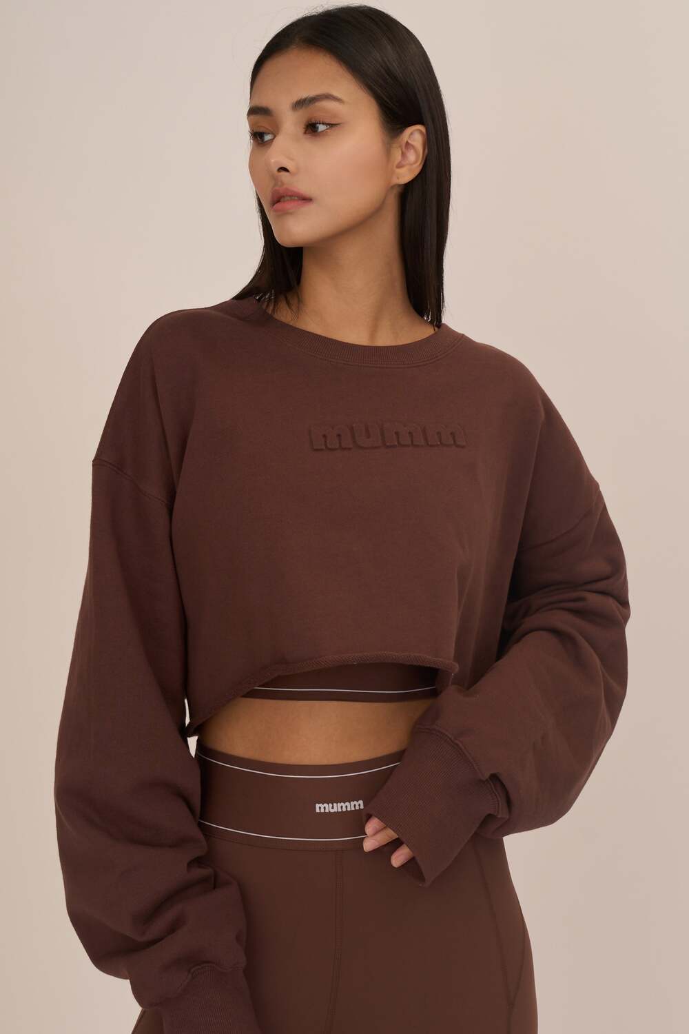 EMBOSSED CROPPED SWEATSHIRT