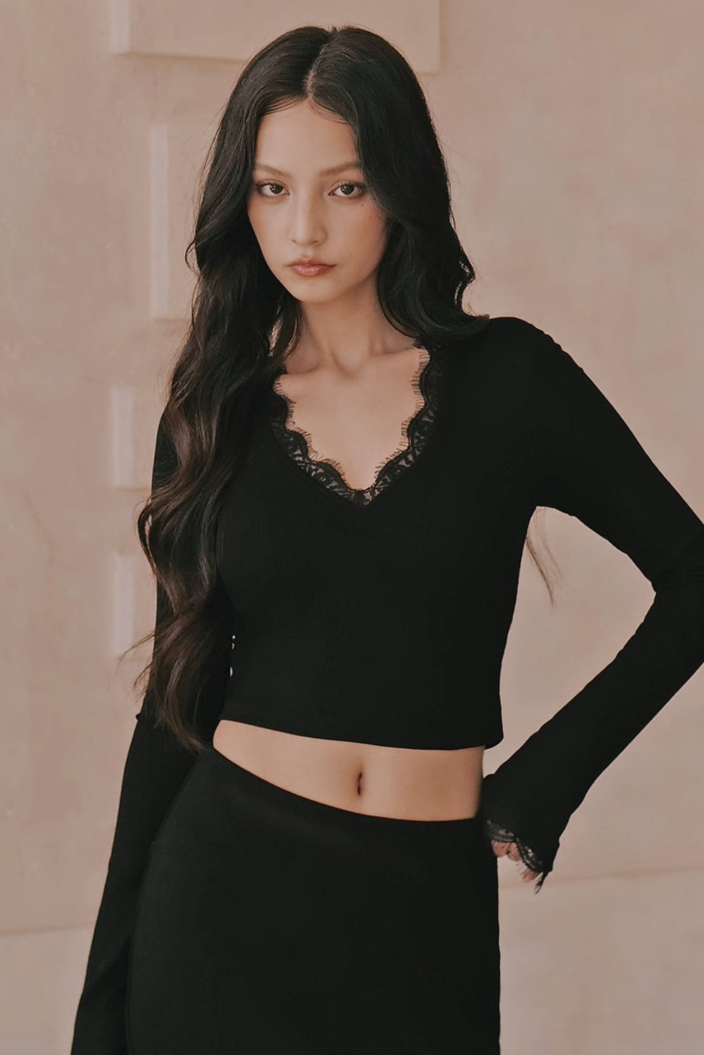 Elegant Rib Lace Trim V-Neck Long-Sleeve BraTop