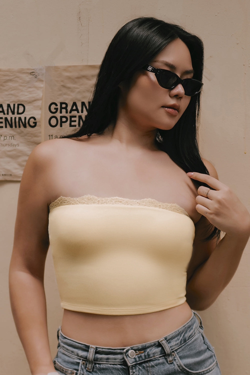 Elegant Rib Lace Trim Strapless Bra Top