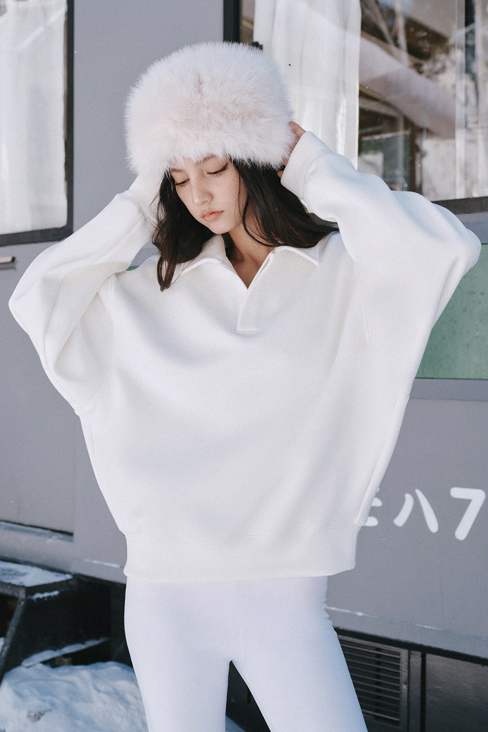 Airy Heater Oversized Polo Sweatshirt