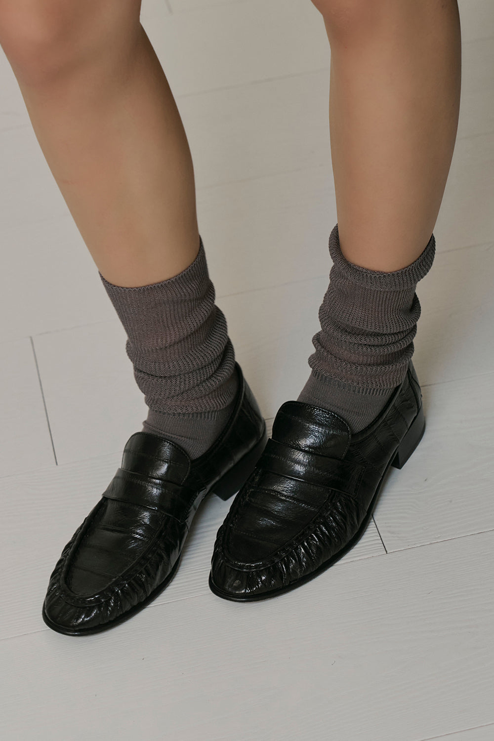 Elegant Rib Knit Loose Socks