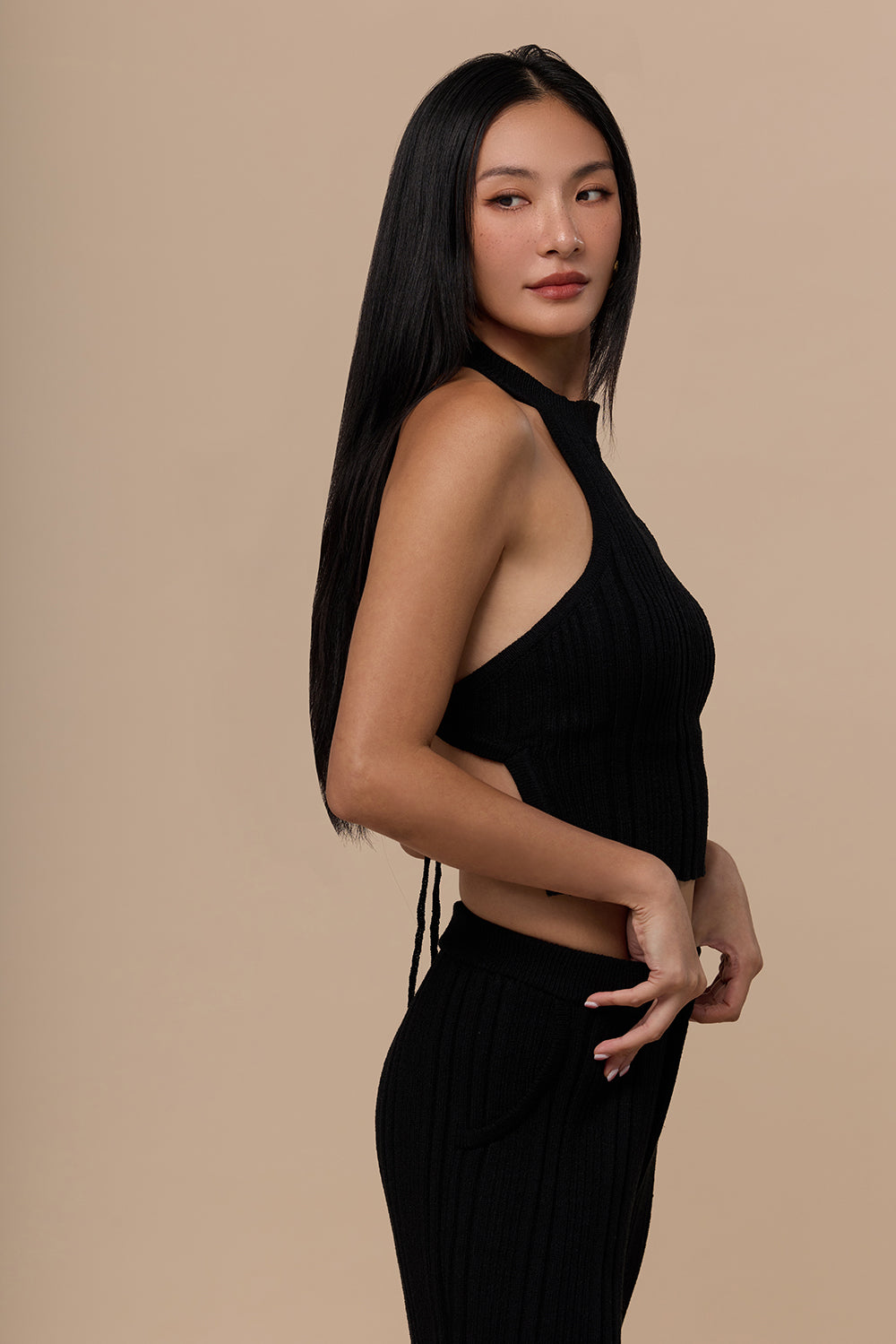 Wide Ribbed Knit Halter Backless BraTop