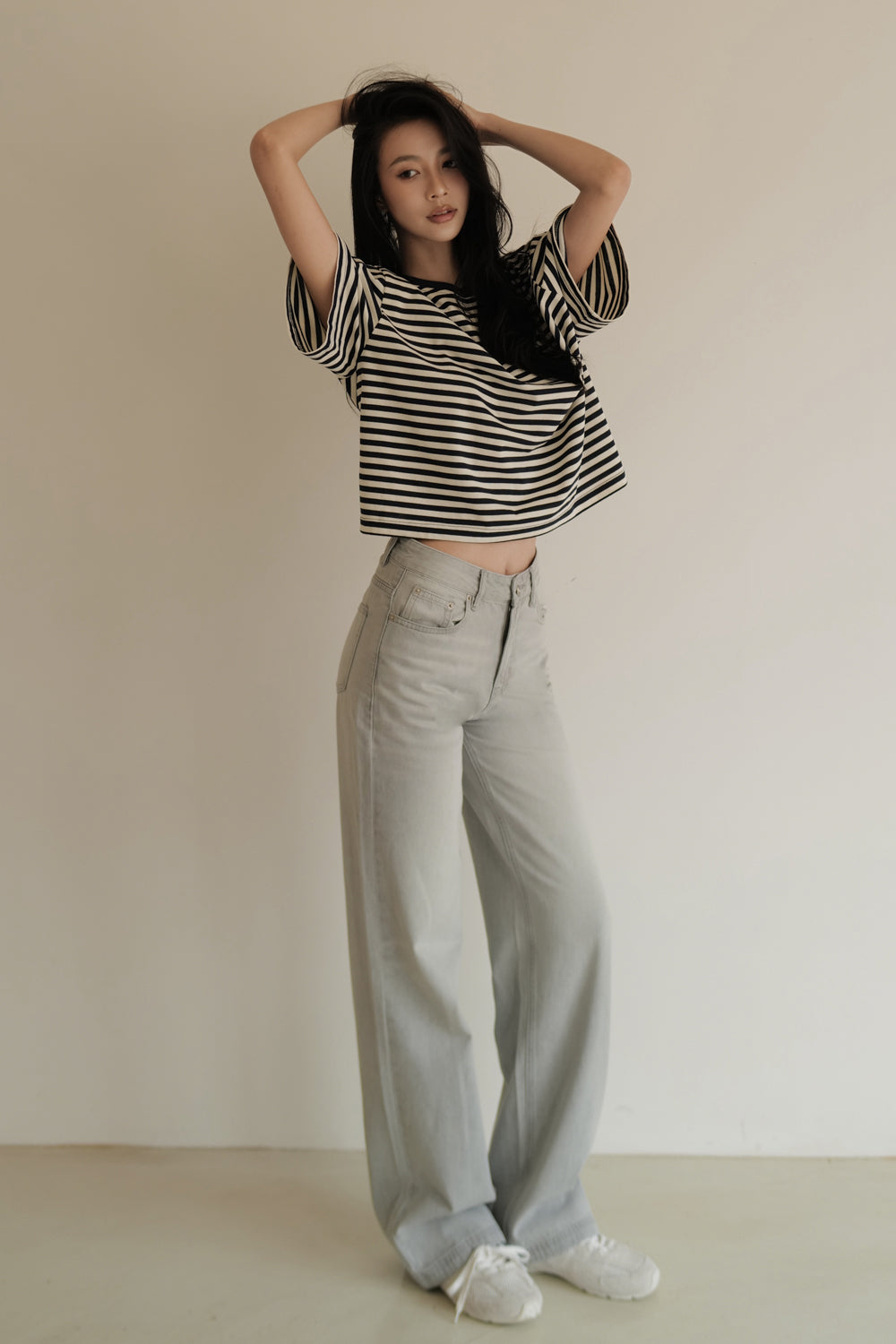 Soft-Drape Slightly Loose Mid-Low Rise Jeans